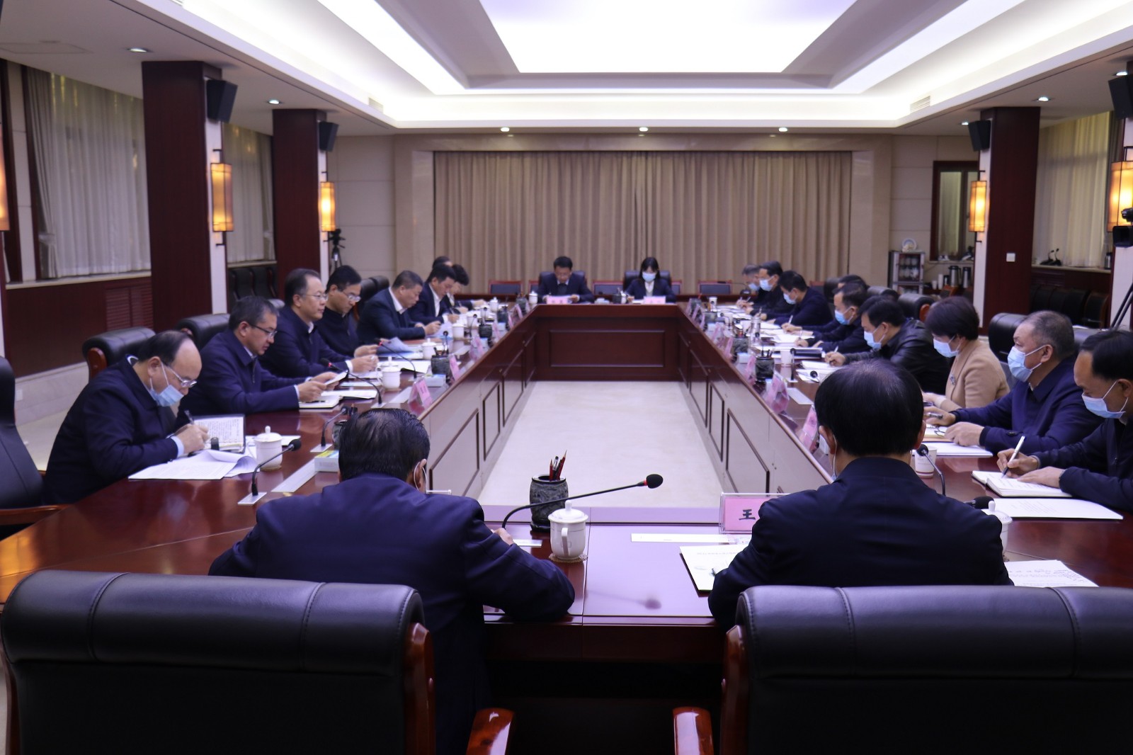韩霁昌一行赴汉中拜会市委市政府主要向导并座谈交流 -  尊龙凯时
