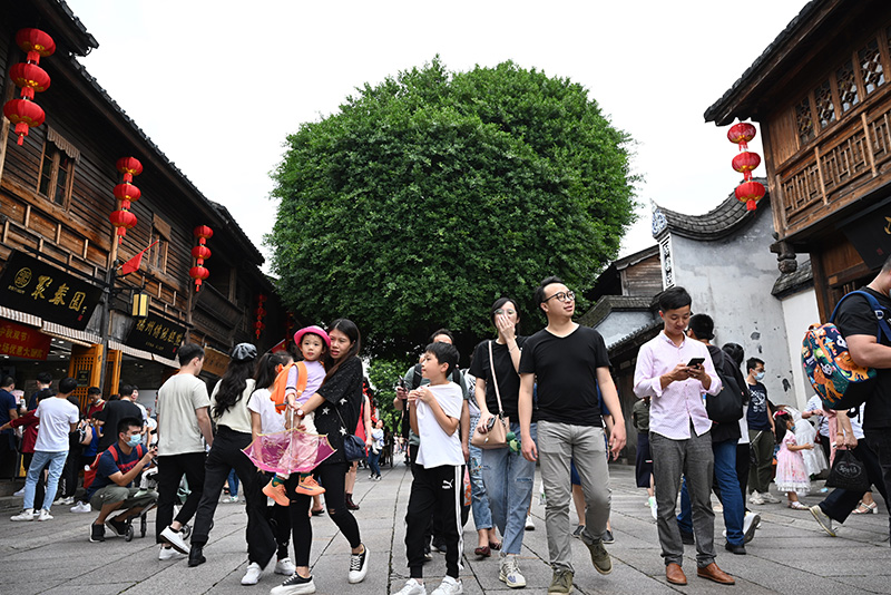党的十八大以来以习近平同志为焦点的党中央激活中华文化的历史性孝顺述评 -  尊龙凯时