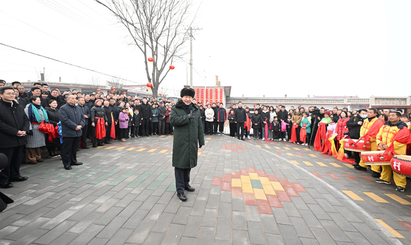 习近平春节前夕赴山西探望慰问下层干部群众 向天下各族人民致以优美的新春祝福 -  尊龙凯时