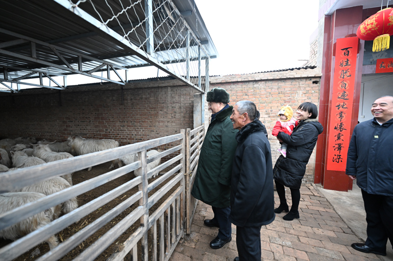 习近平春节前夕赴山西探望慰问下层干部群众 向天下各族人民致以优美的新春祝福 -  尊龙凯时