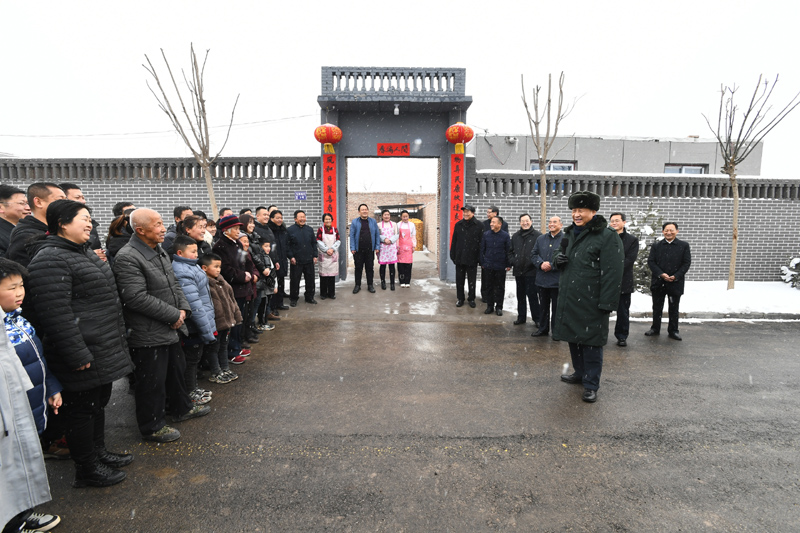 习近平春节前夕赴山西探望慰问下层干部群众 向天下各族人民致以优美的新春祝福 -  尊龙凯时