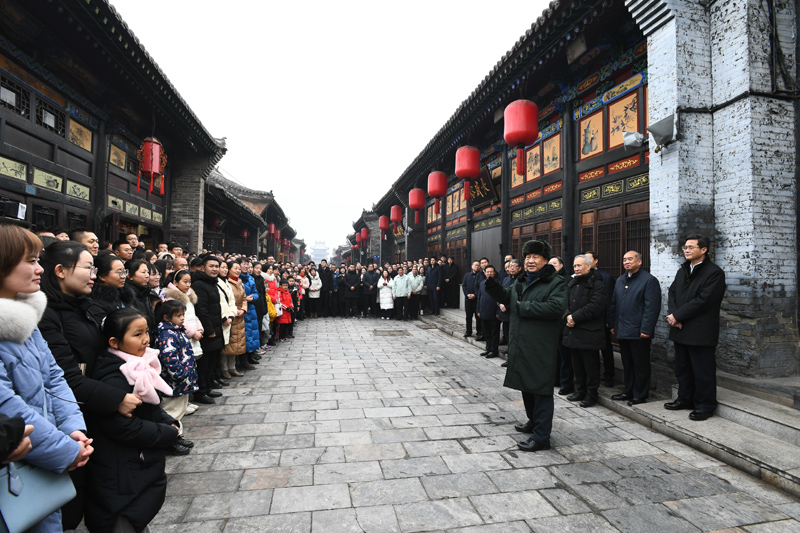 习近平春节前夕赴山西探望慰问下层干部群众 向天下各族人民致以优美的新春祝福 -  尊龙凯时
