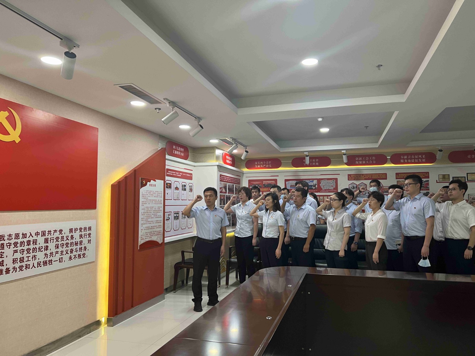 地建勘探妄想院党委开展纪念 “九一八” 事情主题党日运动 -  尊龙凯时