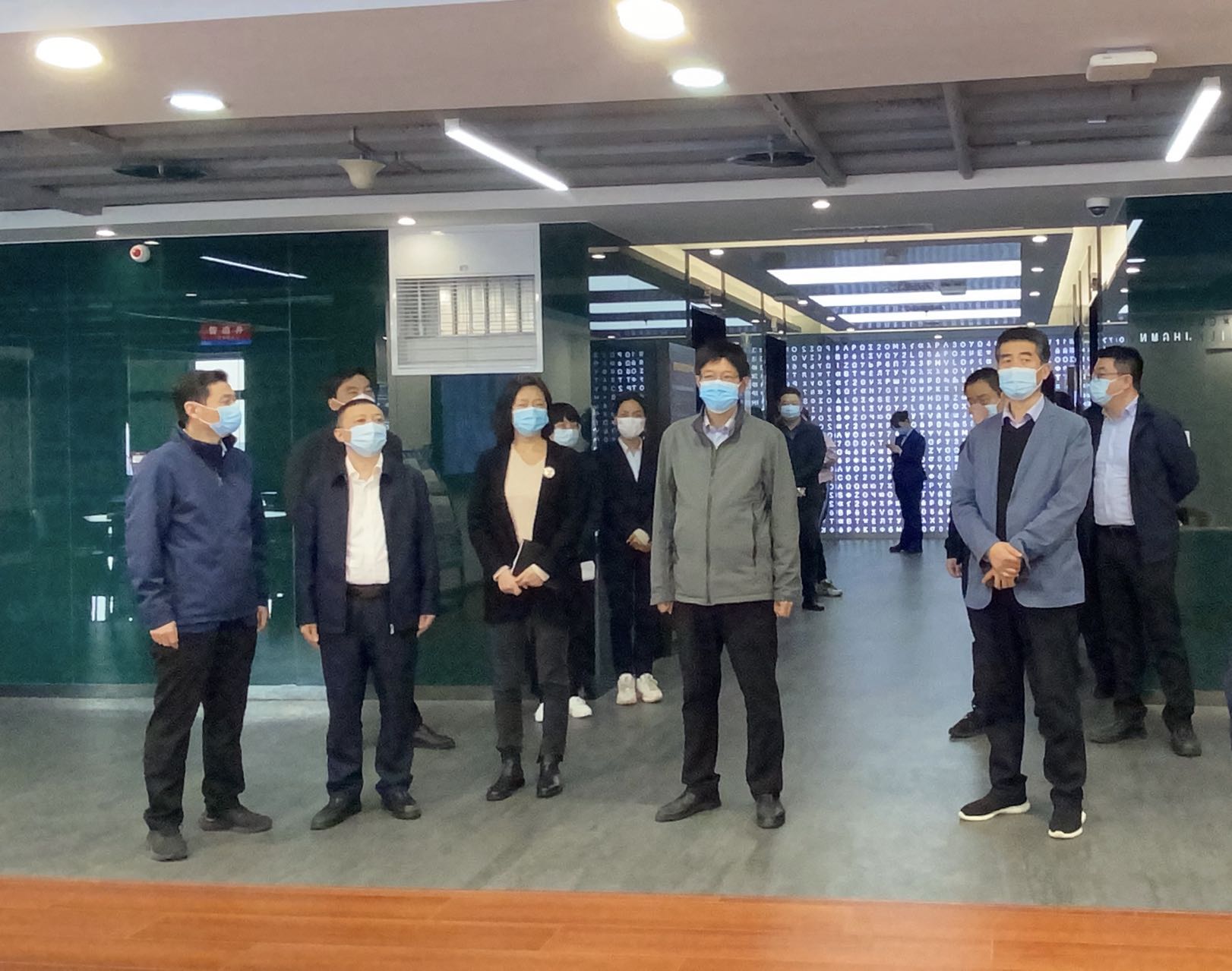省委刷新办专职副主任刘小平一行莅临秦创原自然资源部尊龙凯时工程手艺立异中心检查指导事情.jpg